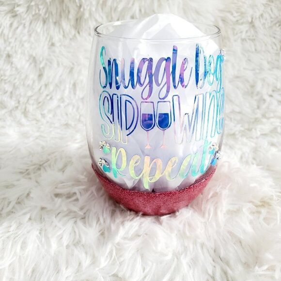 Dog Mom Wine Glass, Fur Mama Tumbler, Gift for Pet Lovers - Picture 6 of 7